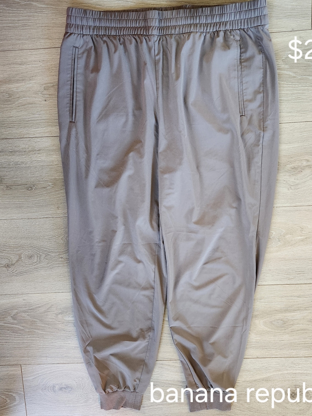Banana Republic Men’s Taupe Elastic Waist Jogger Pants